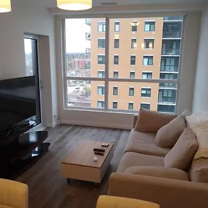 Comfy Near Downtown Apartment